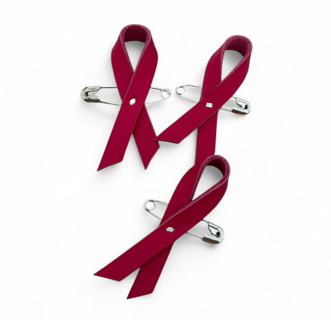Broches cuir