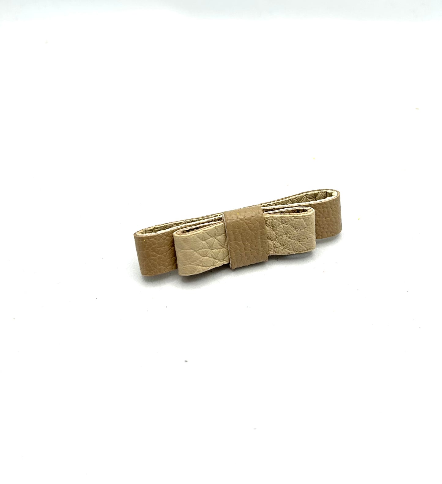 Broches en cuir