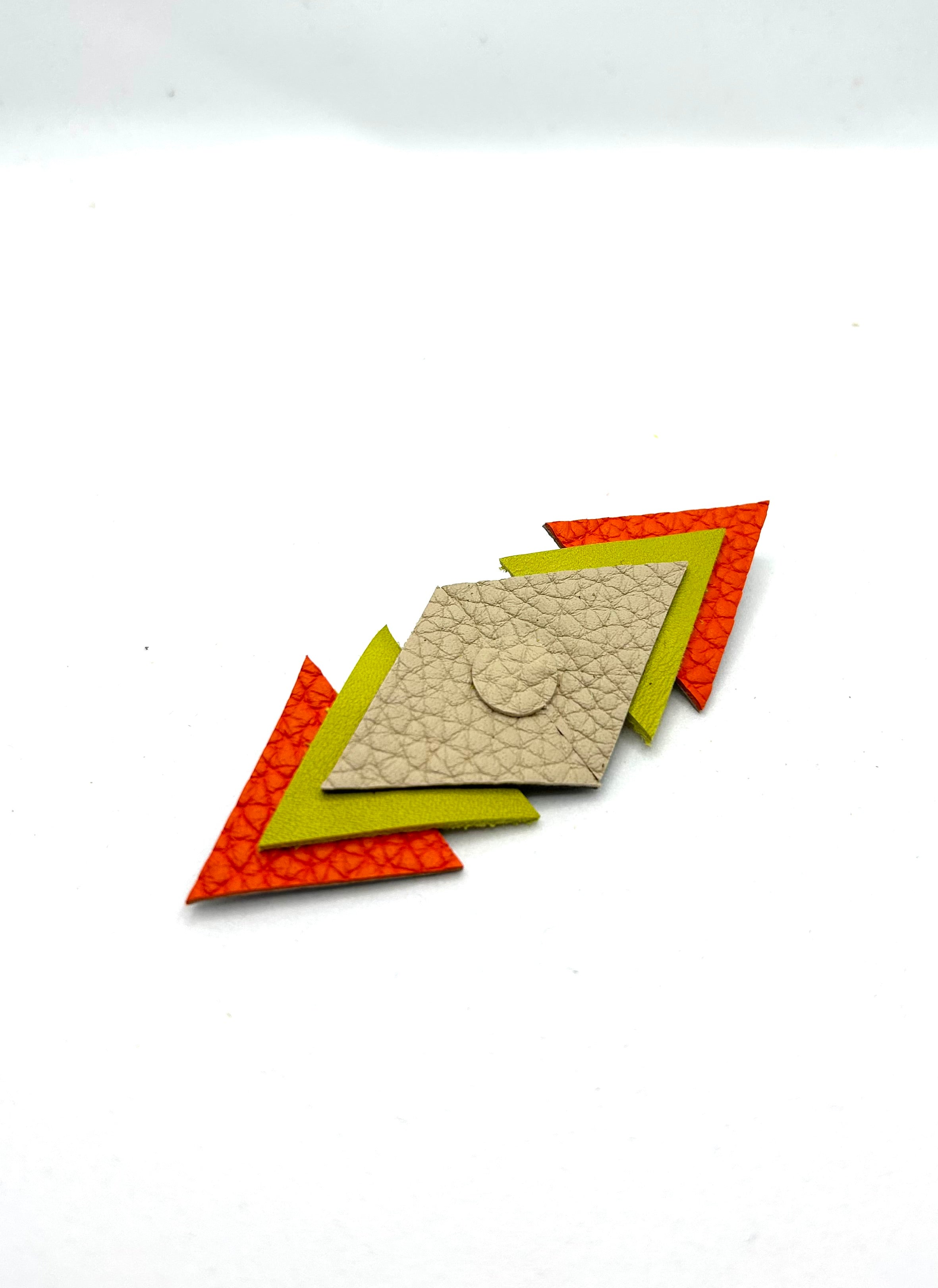Broches en cuir